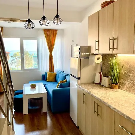 Penthouse Panorama Sea View Apt. 아파트